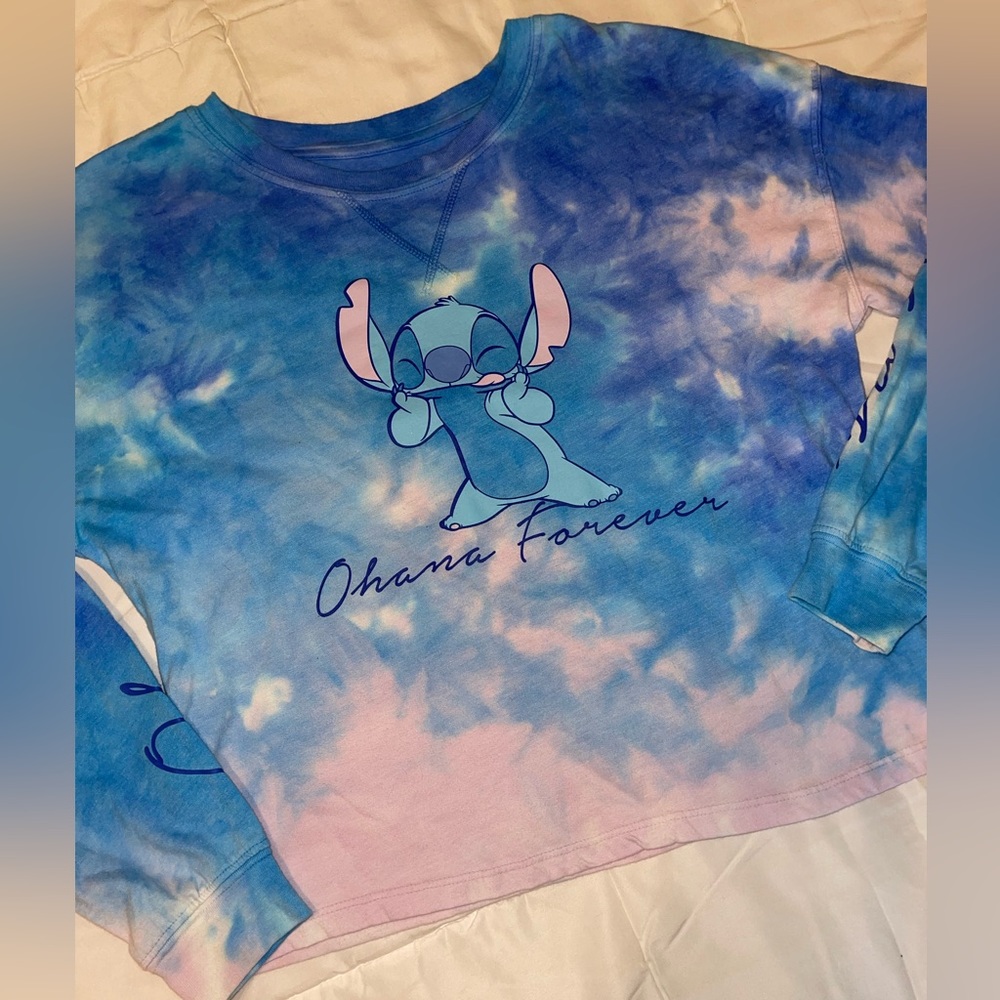 Women’s/Misses Disney Stitch “Ohana Forever” long sleeve tee. Size Medium